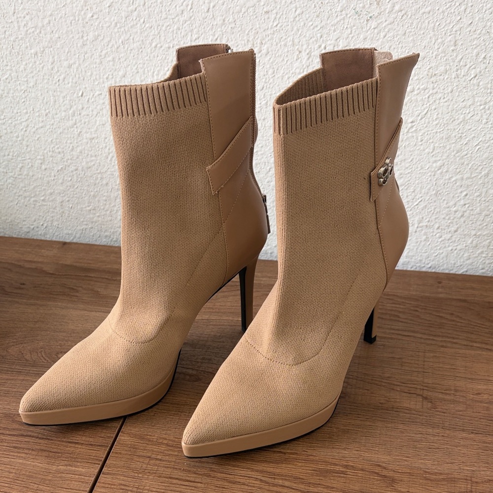 SassyMove Pointed Toe Soles Ankle Boot